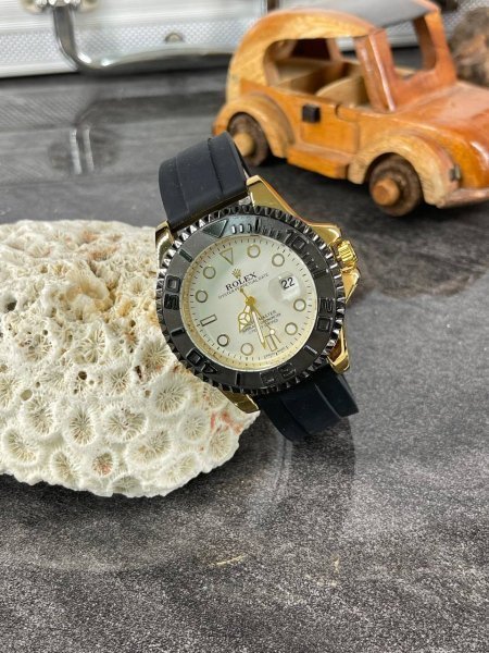 هنا للتواصل معنا على الواتساب ساعة رولكس رجالي جلد (ساعة + علبة فخمة